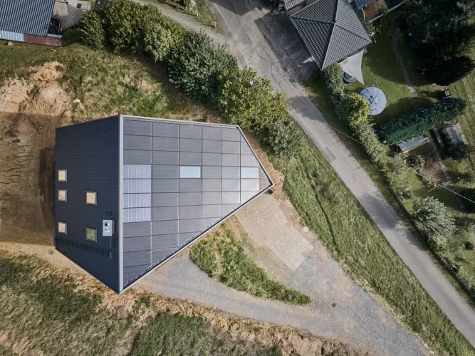 Solardach mit Design-Dachfenstern